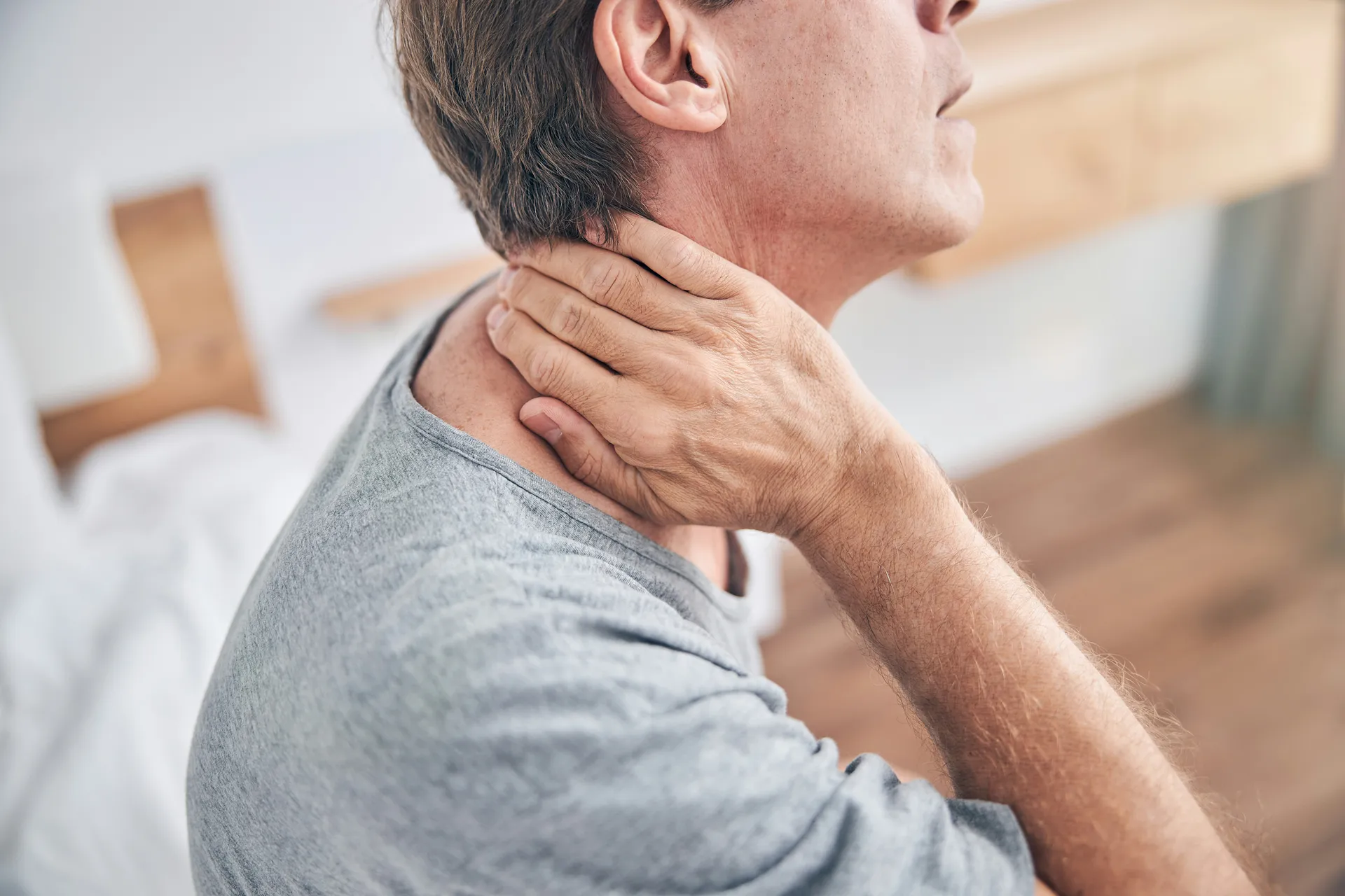 Neck pain chiropractic treatment